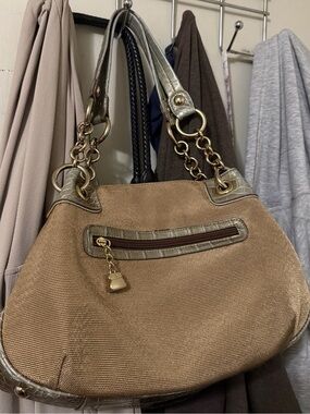 Kathy Van Zeeland Yellow Gold-Tone Shoulder Bag Light Gold Hardware